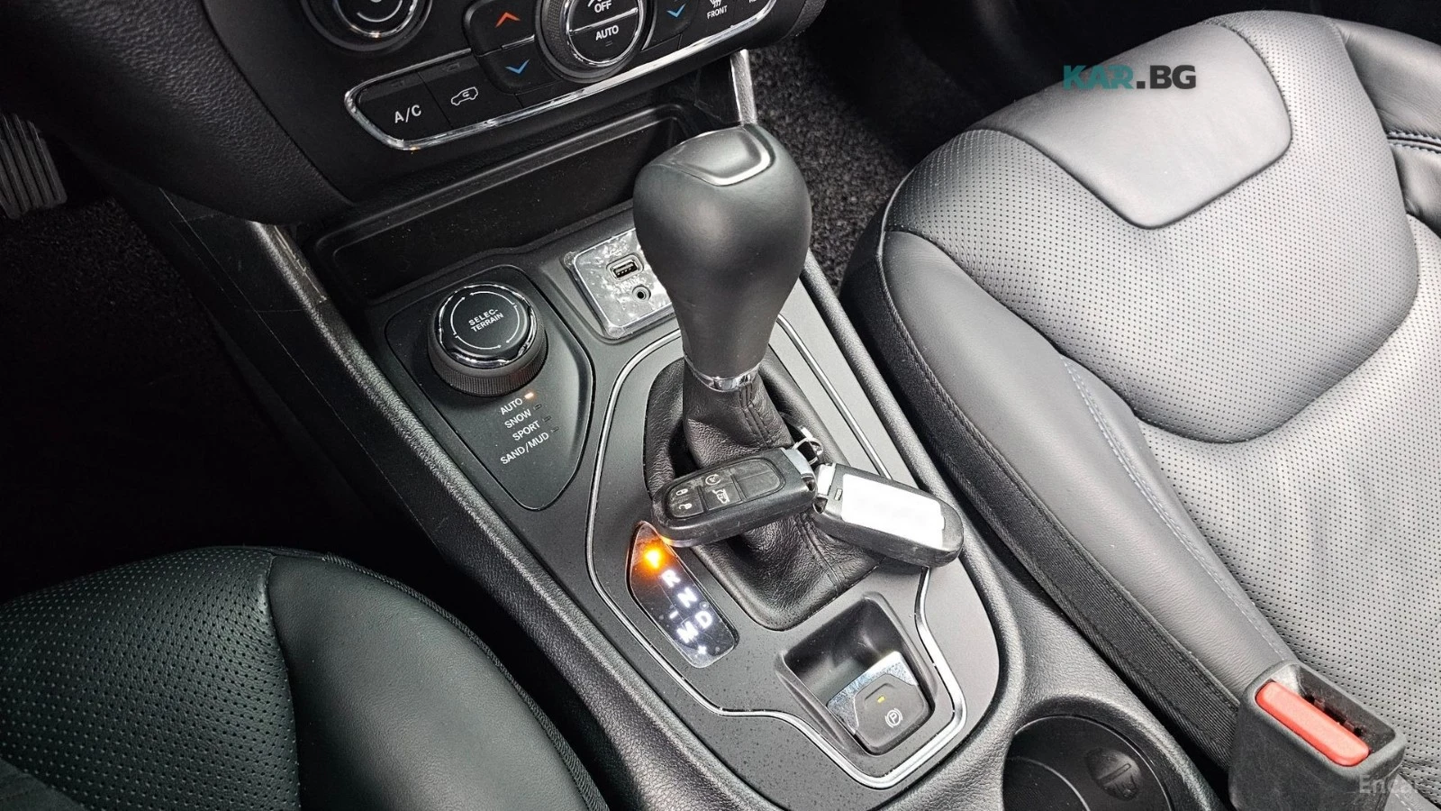 Jeep Cherokee 2.4 Longitude High AWD* КОЖА* ПАНО* НАВИ, снимка 7 - Автомобили и джипове - 55400677