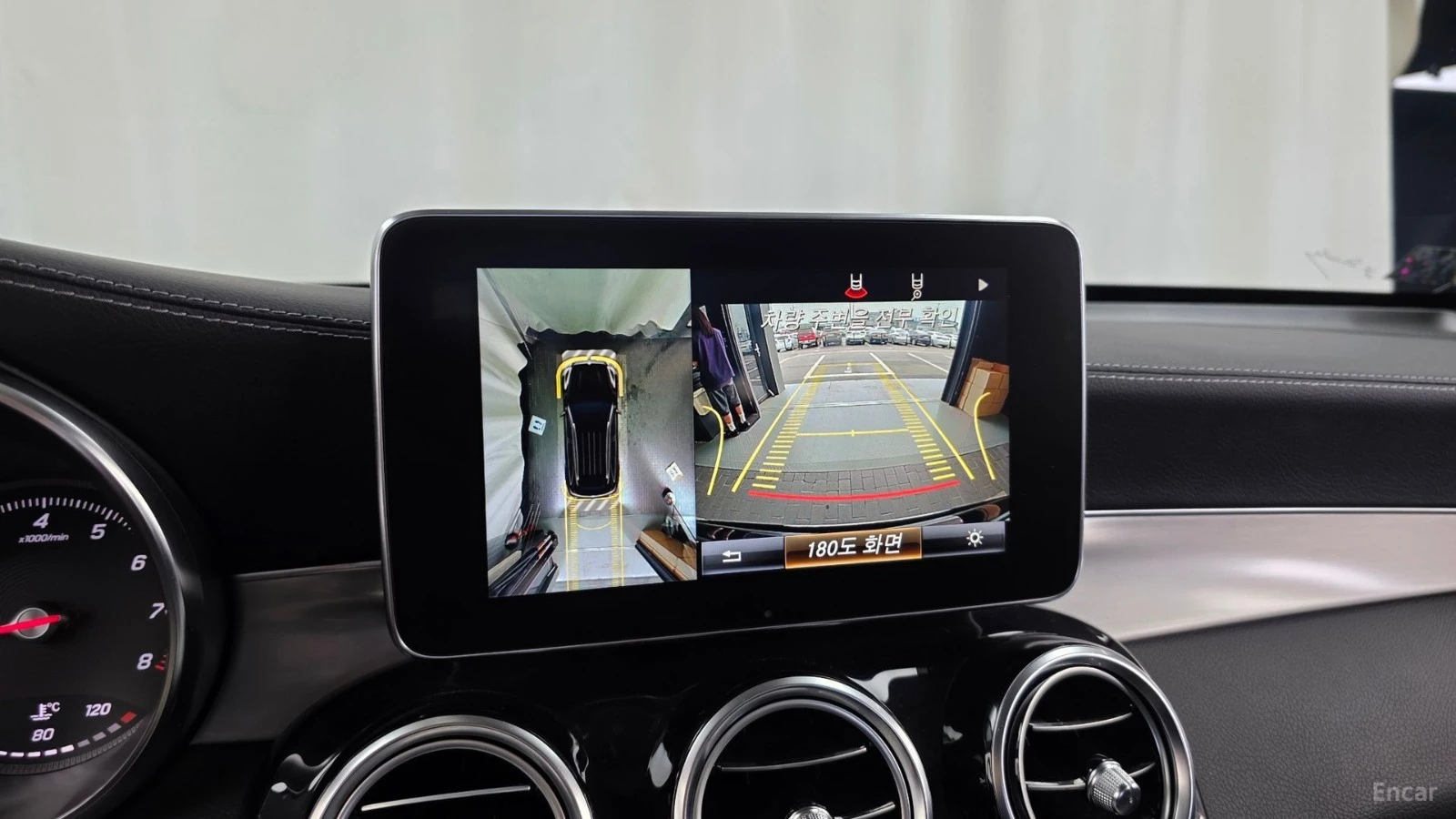 Mercedes-Benz GLC 300 4MATIC/AMG-LINE/DRIVE-ASSISTS/PANOROOF, снимка 11 - Автомобили и джипове - 55660231