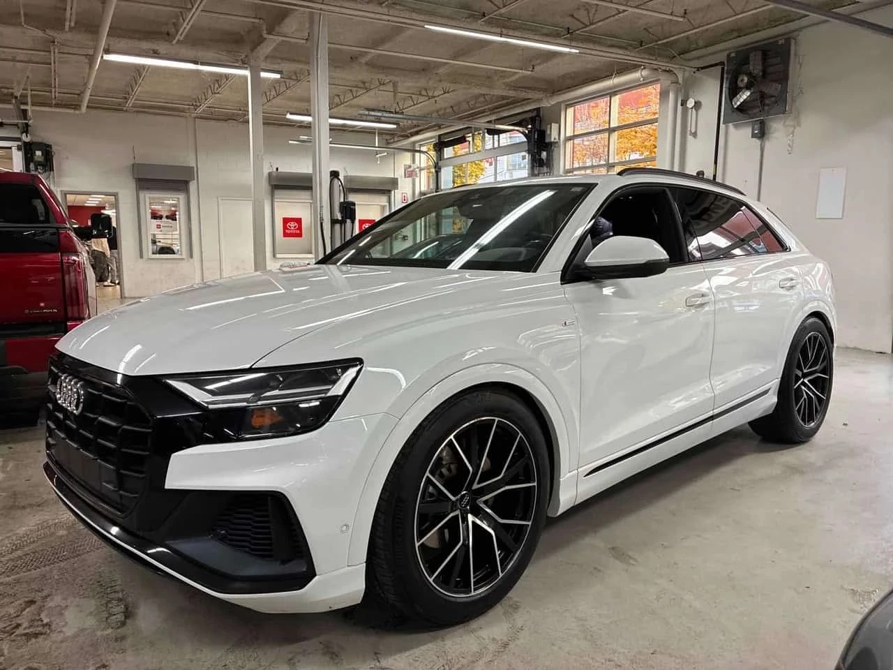 Audi Q8, снимка 2 - Автомобили и джипове - 56717157