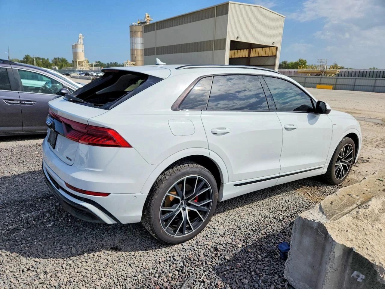 Audi Q8, снимка 4 - Автомобили и джипове - 56723247