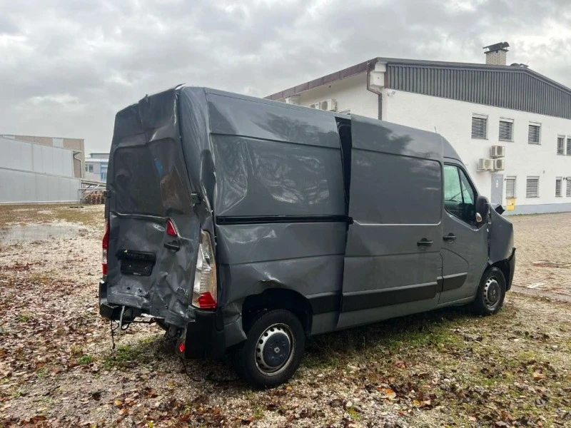 Renault Master 2.3, снимка 4 - Бусове и автобуси - 47183772