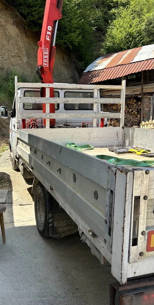 Iveco 3512 бордови с кран - изображение 2