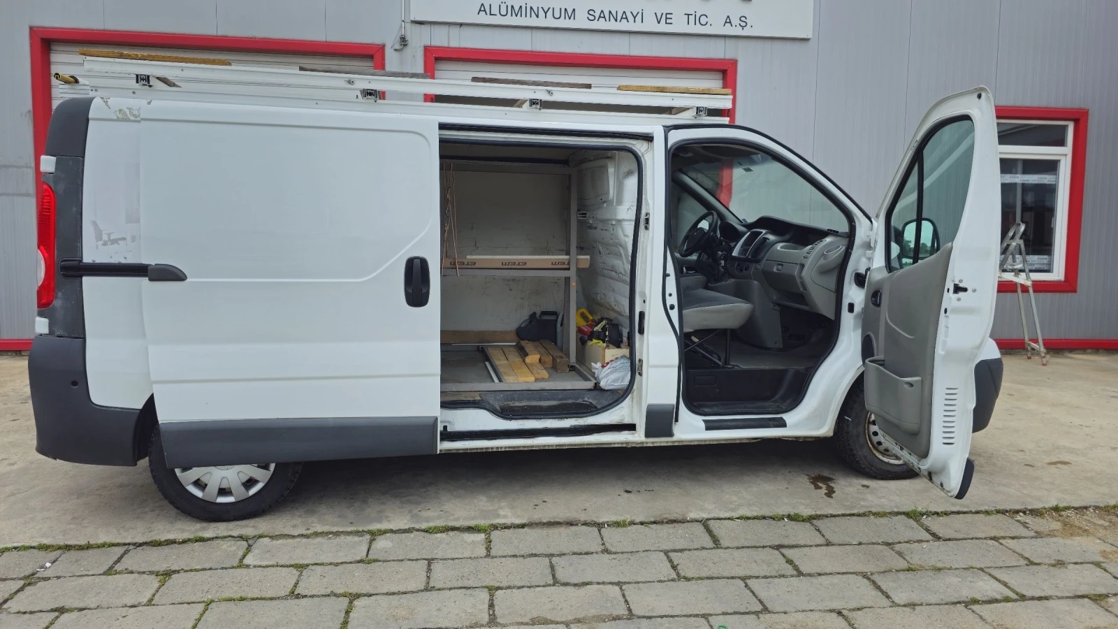 Opel Vivaro 2900 - изображение 9