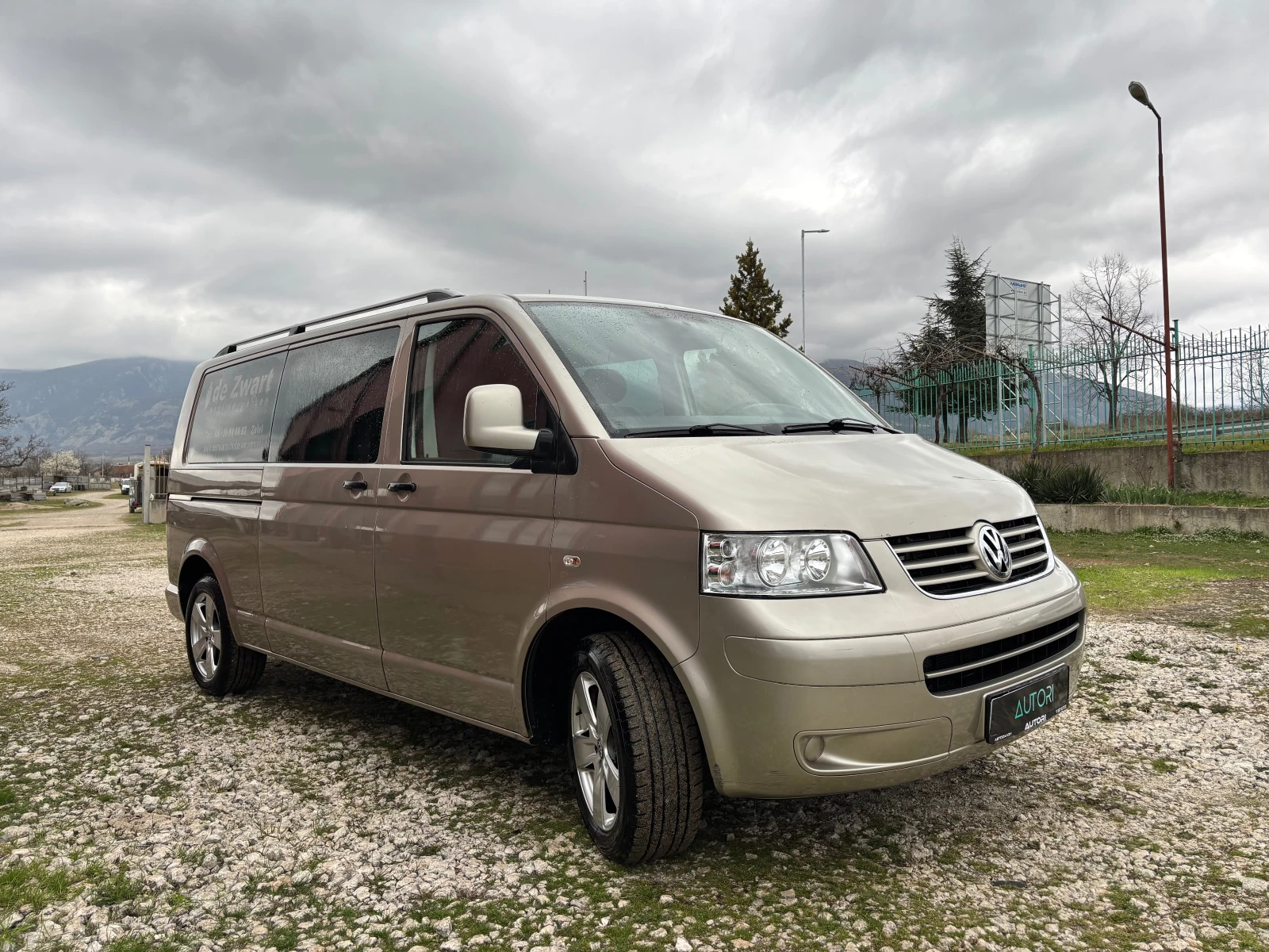 VW Transporter КОЖА/КАМЕРА/КЛИМАТИК/НАВИГАЦИЯ, снимка 3 - Бусове и автобуси - 53936315
