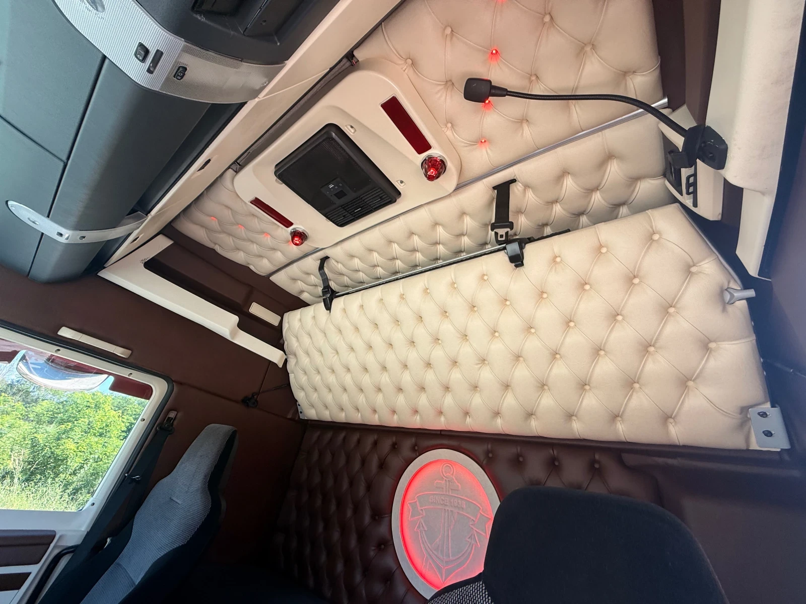 Man Tgx 18.510 Е6D SPECIAL INTERIOR, снимка 10 - Камиони - 54864191