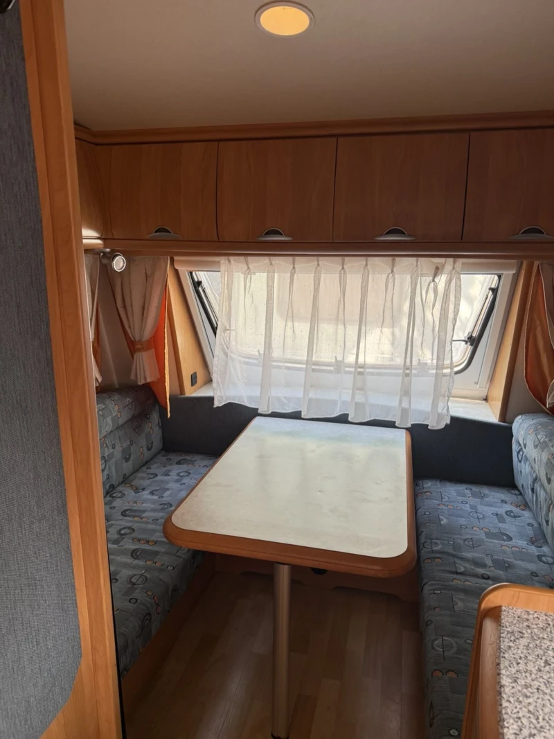 Каравана Hobby Excellent easy 450, снимка 13 - Каравани и кемпери - 51652678