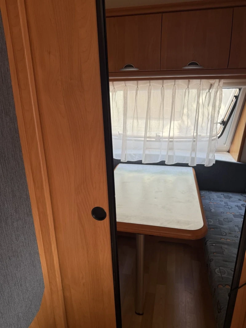 Каравана Hobby Excellent easy 450, снимка 15 - Каравани и кемпери - 51652678