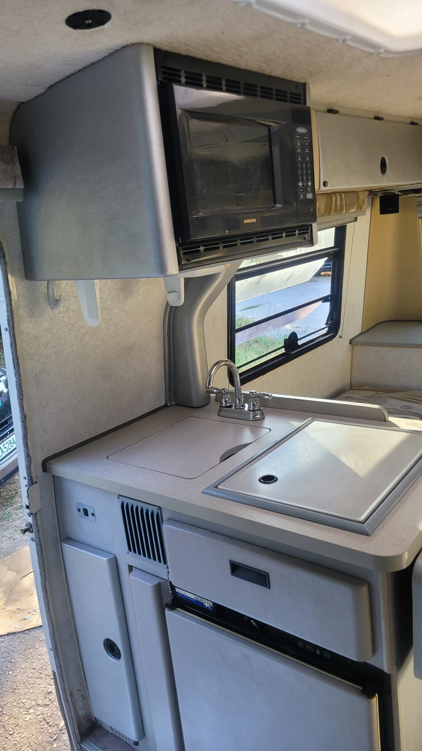 Кемпер VW T4 Rialta Winnebago, снимка 10 - Каравани и кемпери - 54115914