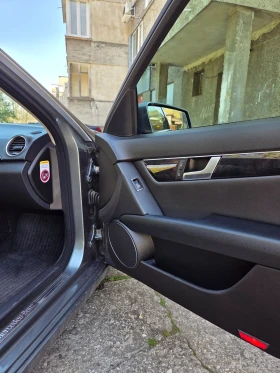 Mercedes-Benz C 250, снимка 10