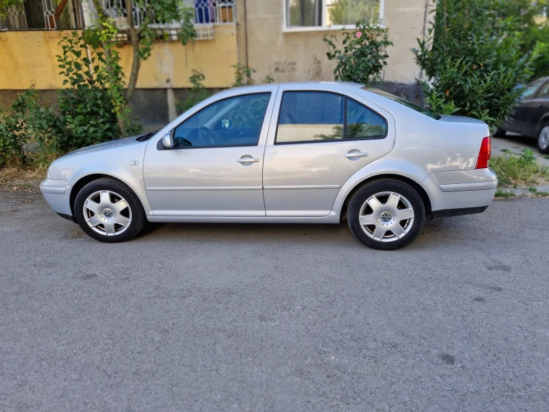 VW Bora 1.6 SR, снимка 7 - Автомобили и джипове - 47514279