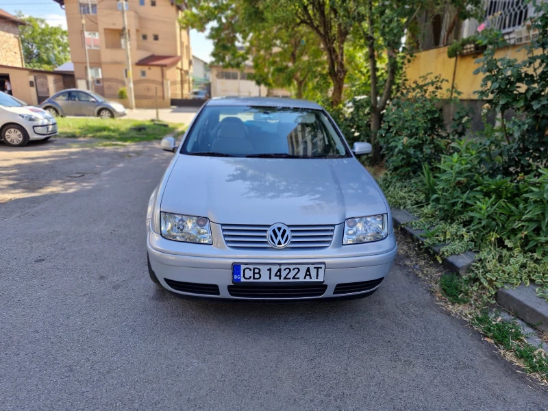 VW Bora 1.6 SR, снимка 1 - Автомобили и джипове - 47514279