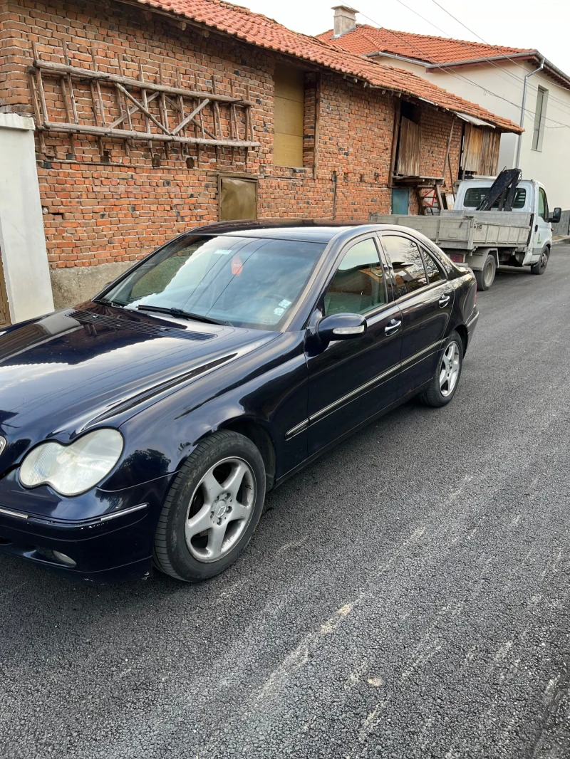 Mercedes-Benz C 200 2.0 kompressor, снимка 2 - Автомобили и джипове - 47624260