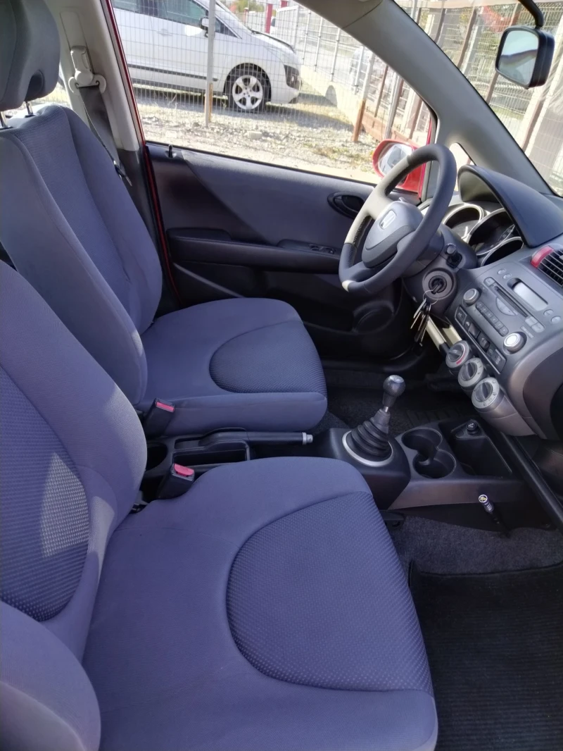 Honda Jazz, снимка 15 - Автомобили и джипове - 47768062