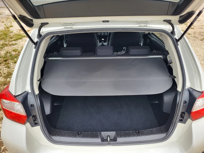 Subaru XV 2.0D AWD, снимка 11 - Автомобили и джипове - 52091419