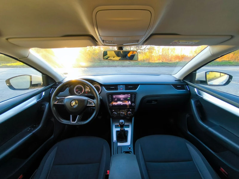 Skoda Octavia 2018 TDI Годишна винетка Подарък нови зимни гуми, снимка 9 - Автомобили и джипове - 52226364