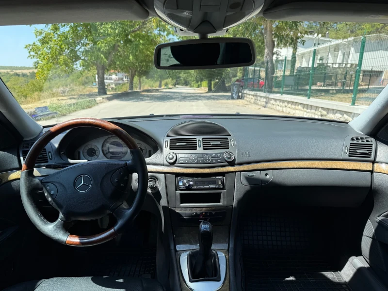 Mercedes-Benz E 270, снимка 11 - Автомобили и джипове - 52253848