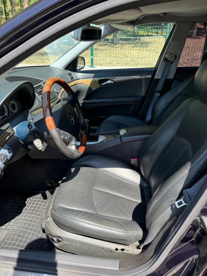 Mercedes-Benz E 270, снимка 10 - Автомобили и джипове - 52253848