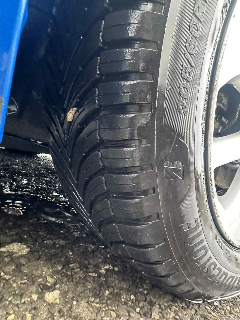 Toyota Auris 1. 4 D-4D, 90, снимка 11 - Автомобили и джипове - 52692638