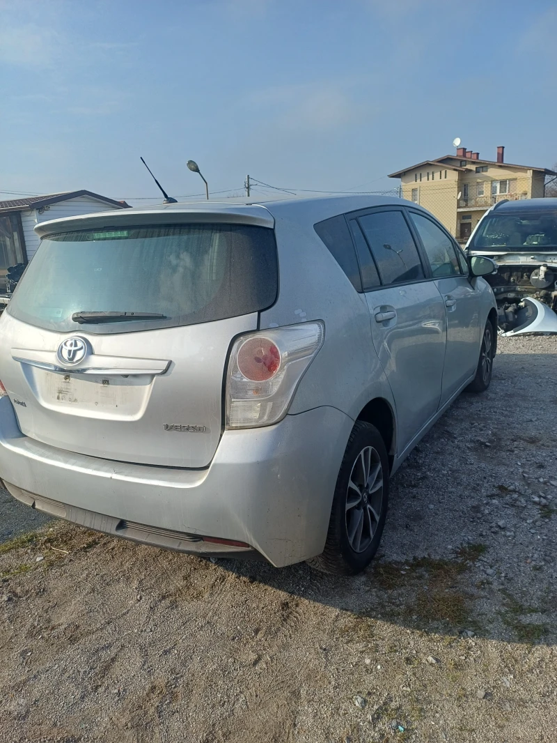 Toyota Verso 1.6d4d-112кс.-НА ЧАСТИ, снимка 5 - Автомобили и джипове - 52877406