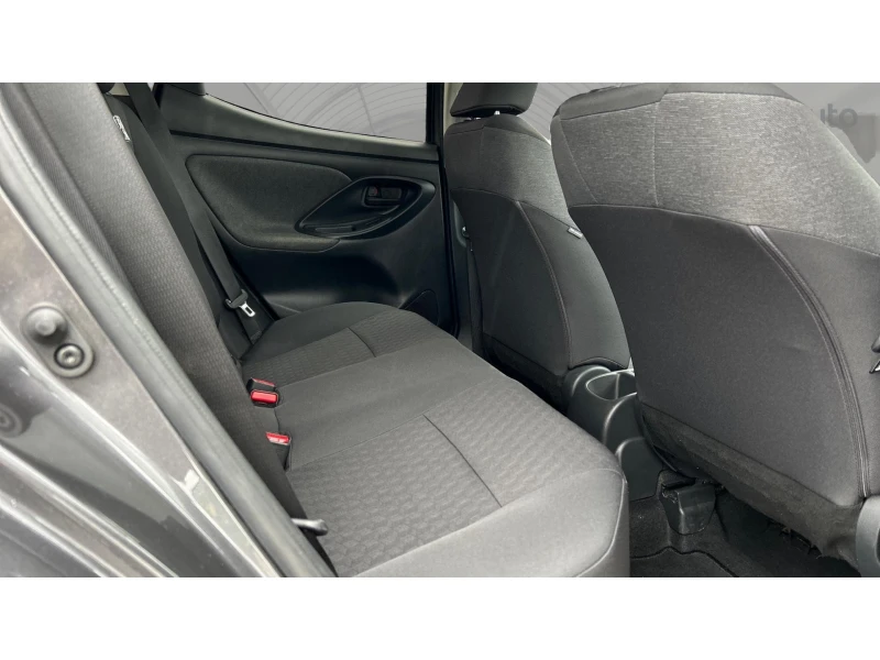 Toyota Yaris 1.5i M/T, Месечна вноска от 176  , снимка 10 - Автомобили и джипове - 53106371