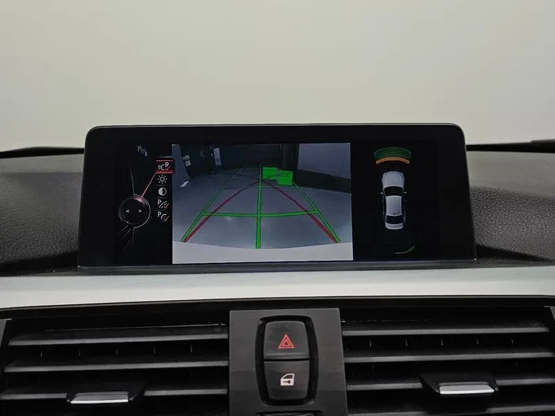 BMW 320, снимка 17 - Автомобили и джипове - 52469104