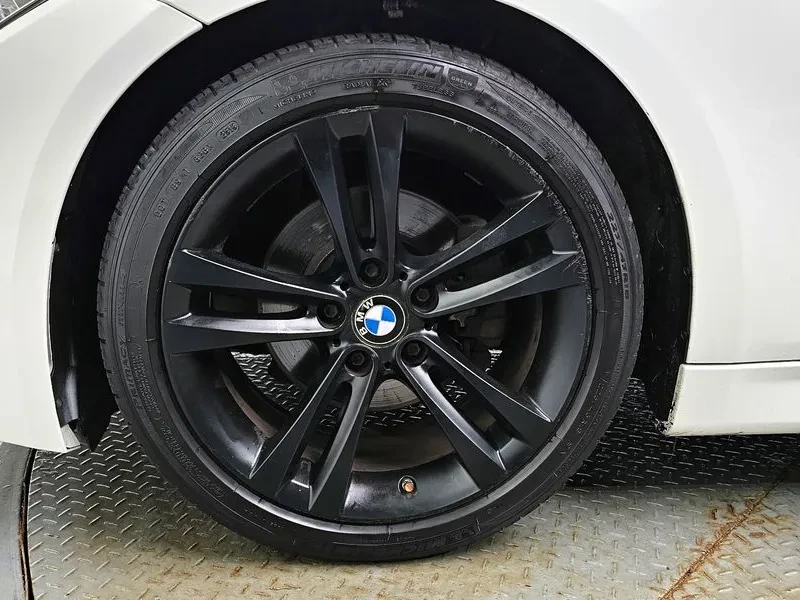 BMW 320, снимка 5 - Автомобили и джипове - 52469104