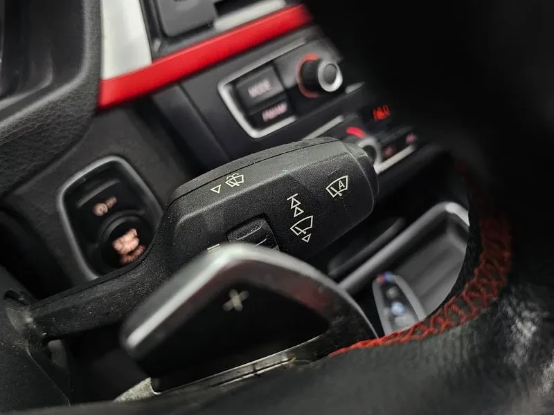 BMW 320, снимка 15 - Автомобили и джипове - 52469104