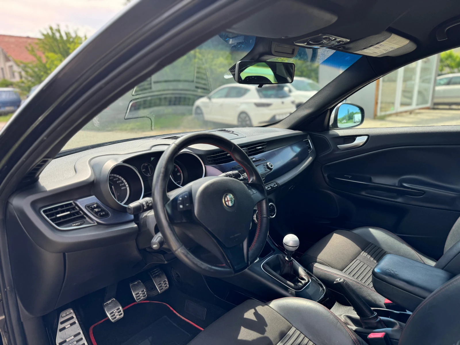 Alfa Romeo Giulietta 1.4T EURO 5B - изображение 10