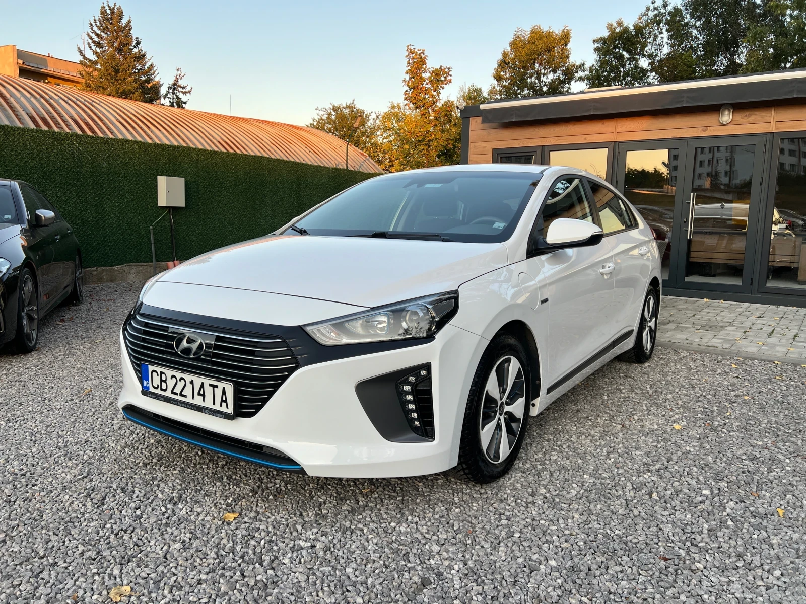 Hyundai Ioniq 1.6GDI/Plug-in Hybrid/72000km/Hyundai България - [1] 