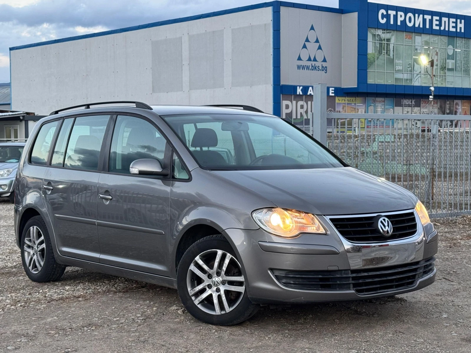 VW Touran 1.9TDI 105 к.с. 6.ск.ЛИЗИНГ - [1] 