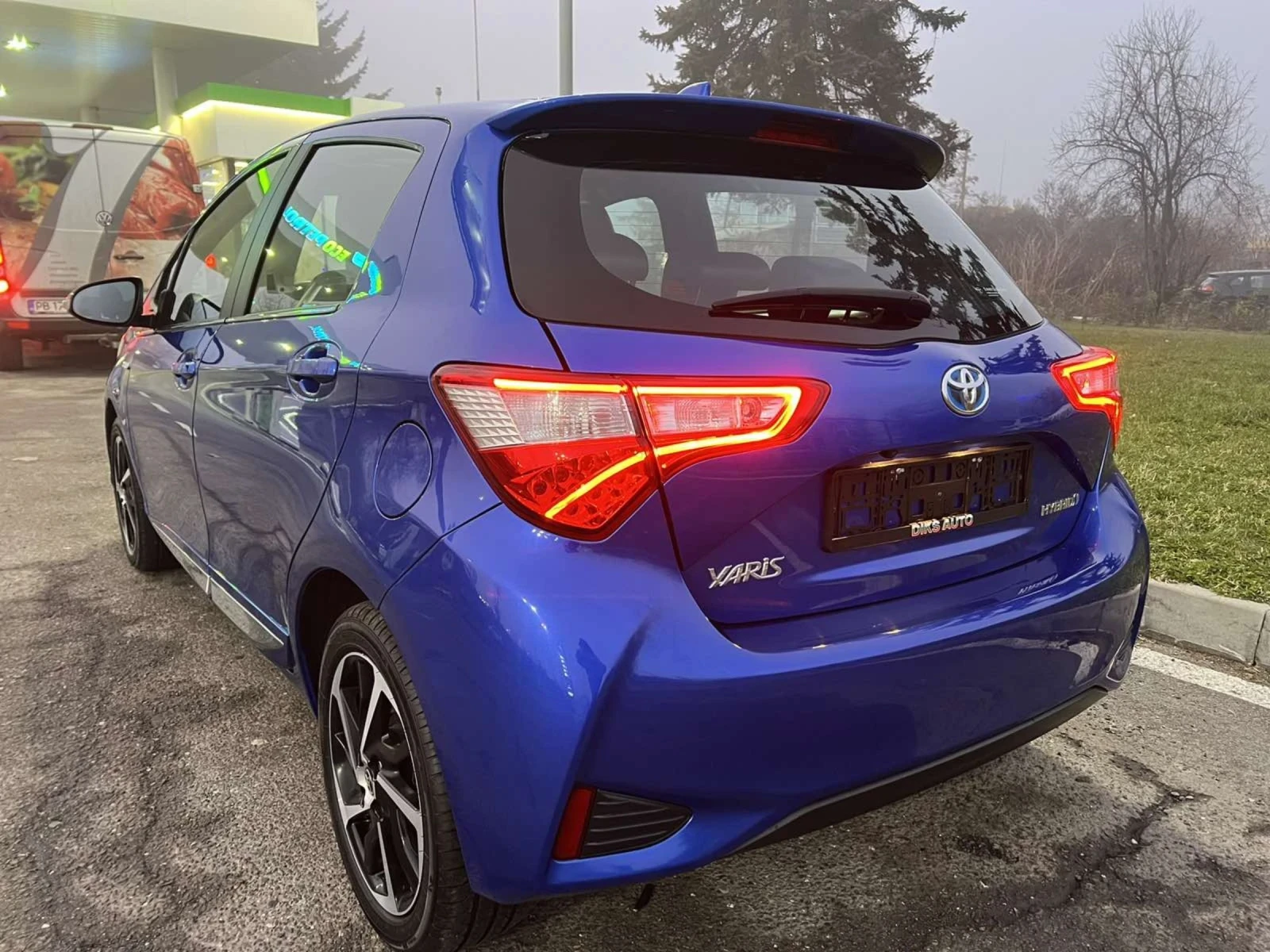 Toyota Yaris HYBRID ПАНОРАМА  - изображение 5