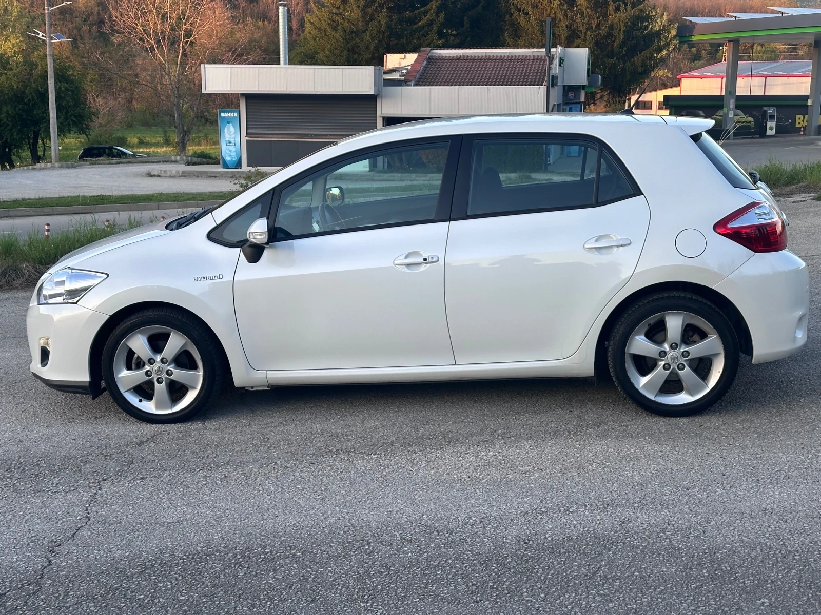 Toyota Auris 1.8 HYBRID FACE СЕРВИЗНА ИСТОРИЯ!!! - изображение 4