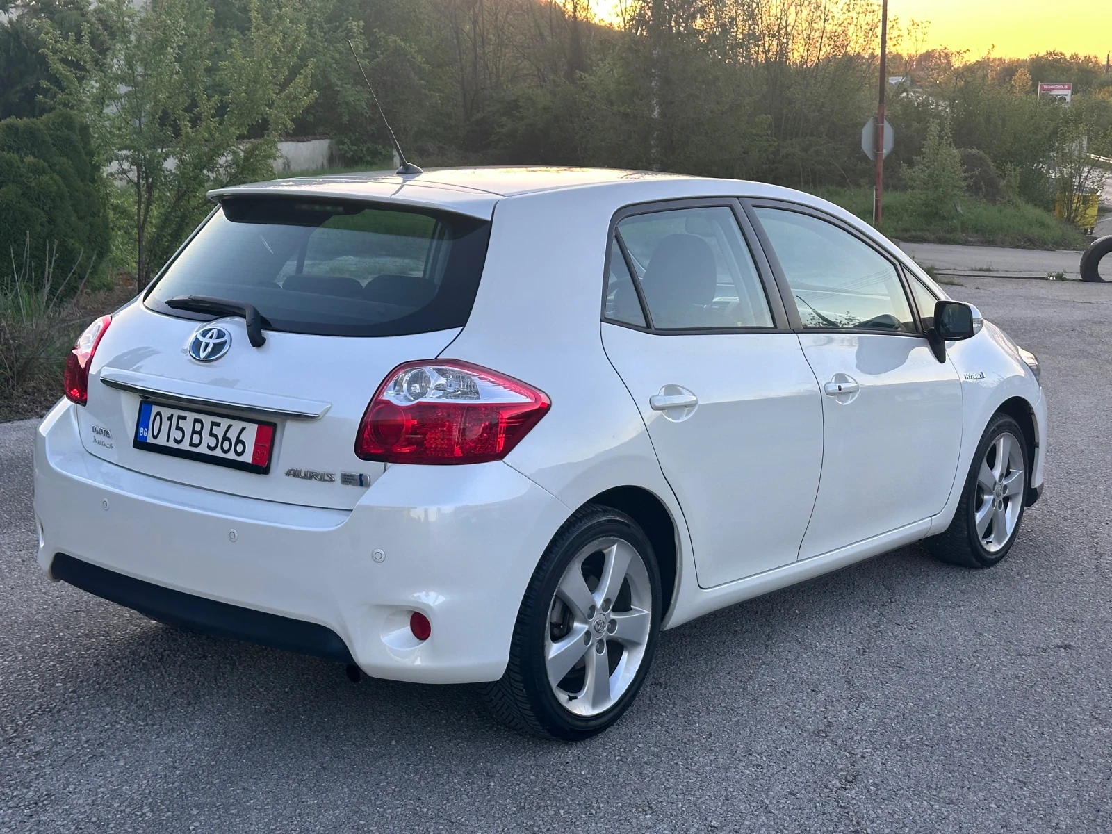Toyota Auris 1.8 HYBRID FACE СЕРВИЗНА ИСТОРИЯ!!! - изображение 7