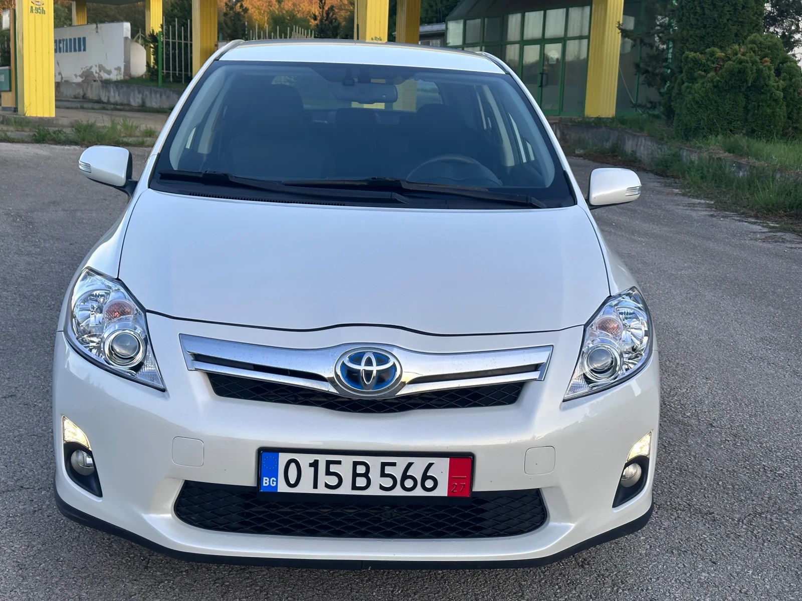 Toyota Auris 1.8 HYBRID FACE СЕРВИЗНА ИСТОРИЯ!!! - изображение 2