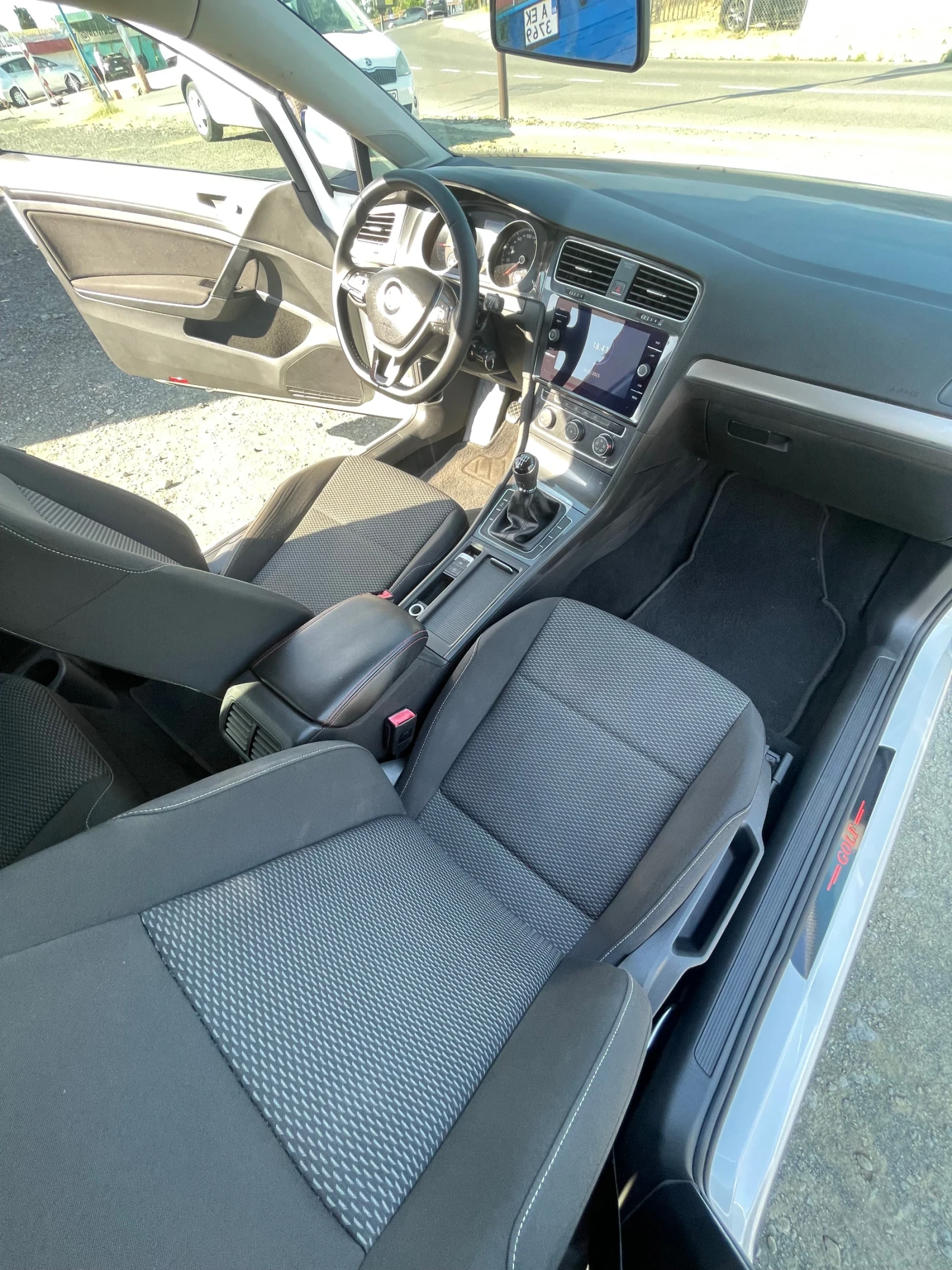 VW Golf 1.6TDI-115к.с. | Mobile.bg — изображение 11