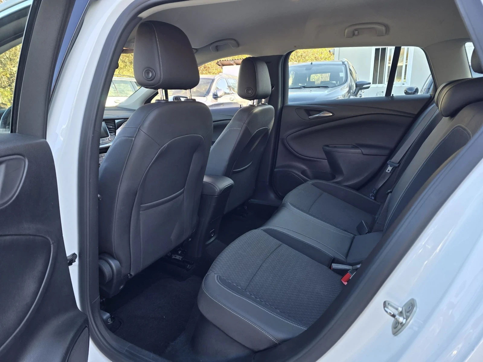 Opel Astra 1.6CDTI 110. SPORT | Mobile.bg   12