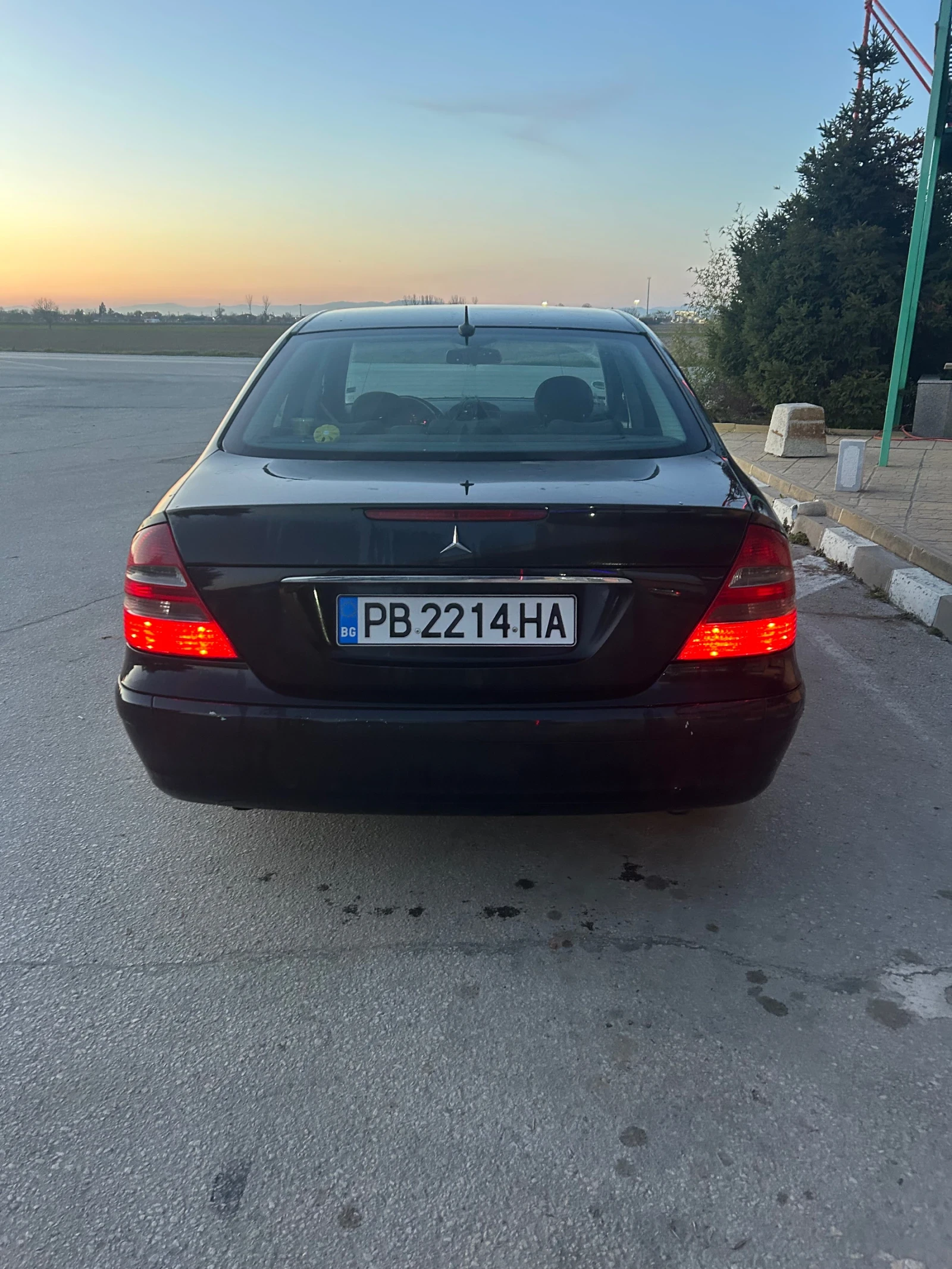 Mercedes-Benz E 270, снимка 3 - Автомобили и джипове - 53802253