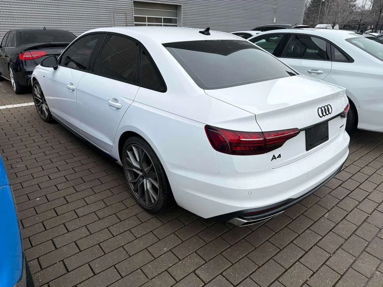 Audi A4 * Progressiv * CARFAX * Без инциденти * Два ключа , снимка 2 - Автомобили и джипове - 53934498