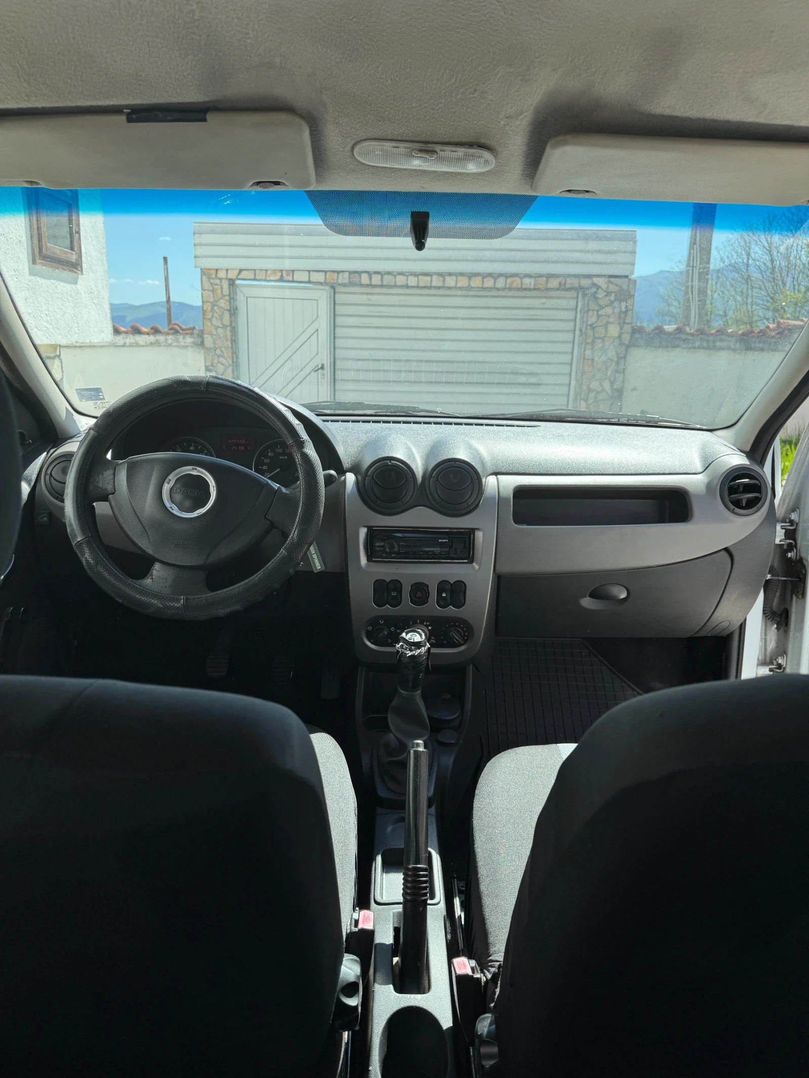 Dacia Logan, снимка 9 - Автомобили и джипове - 54311863