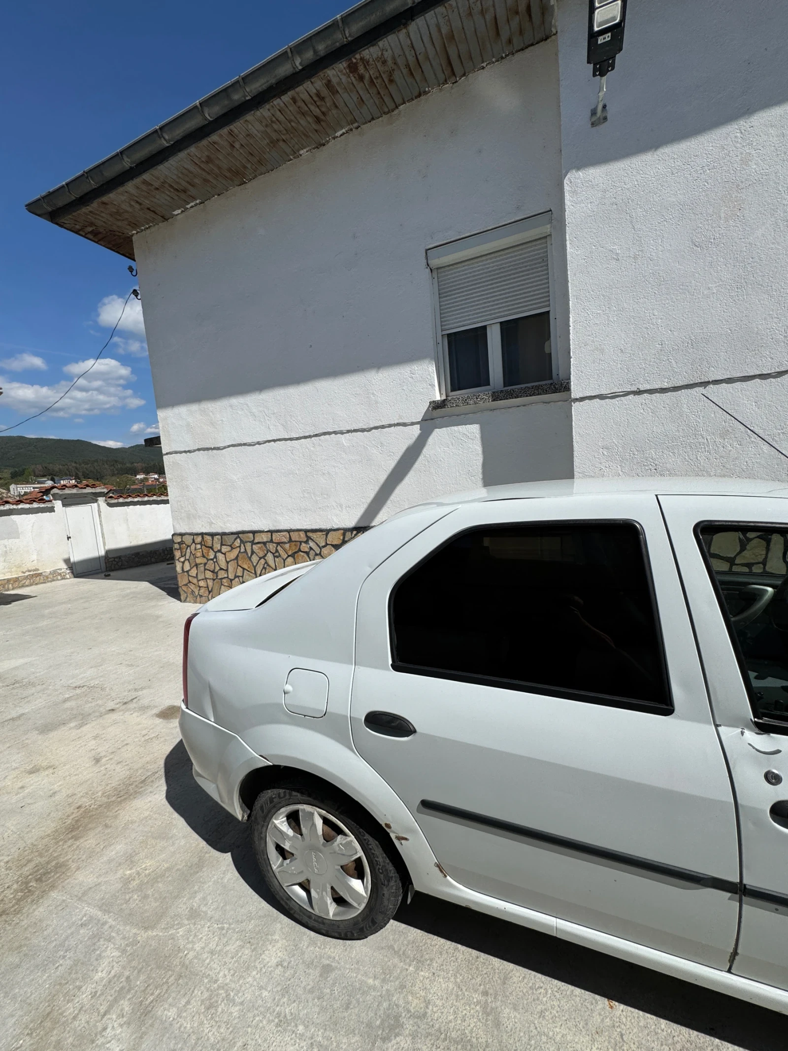 Dacia Logan, снимка 6 - Автомобили и джипове - 54311863