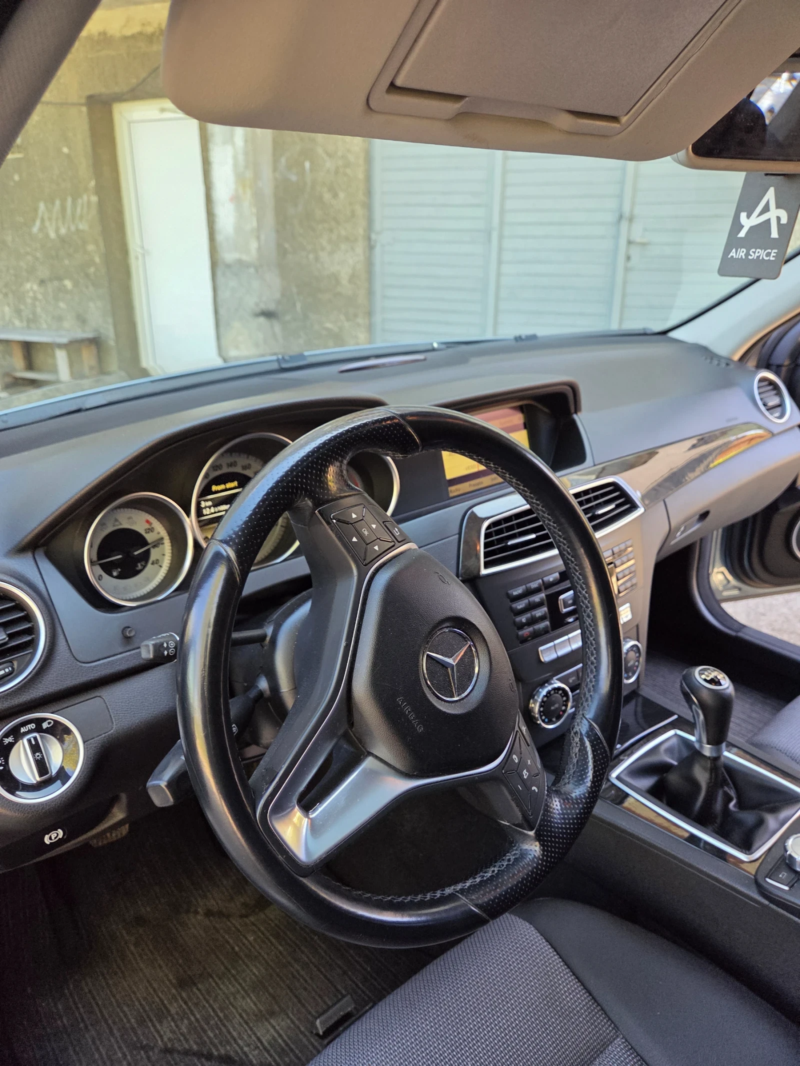 Mercedes-Benz C 250, снимка 2 - Автомобили и джипове - 54322210