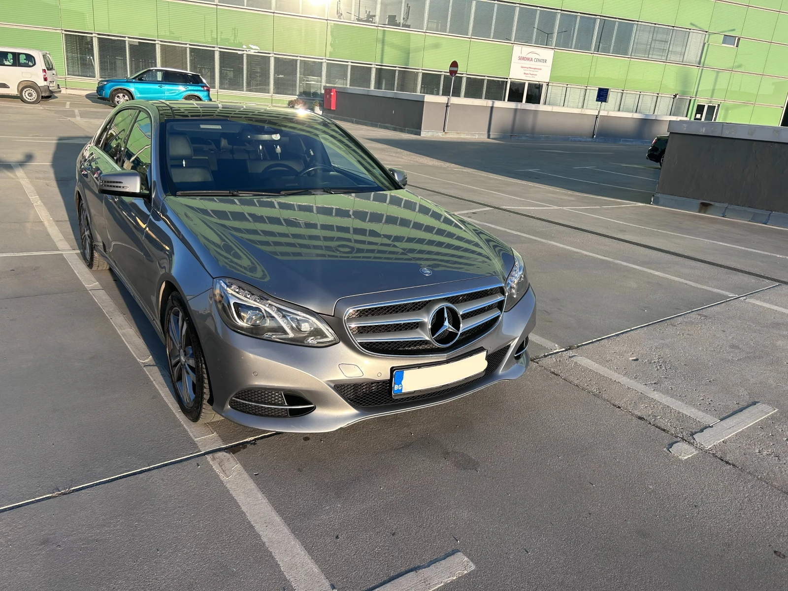 Mercedes-Benz E 220 BlueEFFICIENCY, снимка 2 - Автомобили и джипове - 54323796