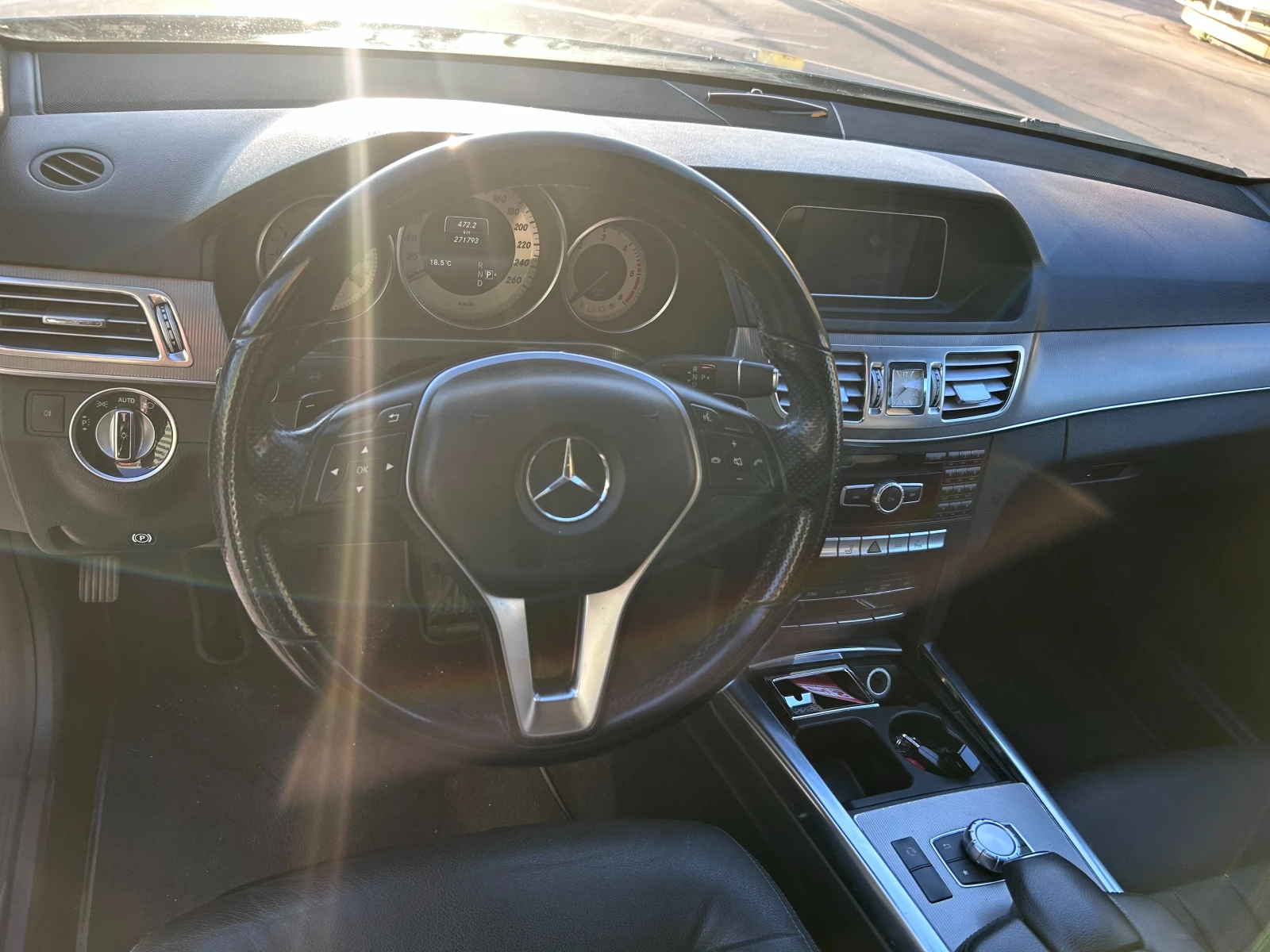 Mercedes-Benz E 220 BlueEFFICIENCY, снимка 12 - Автомобили и джипове - 54323796