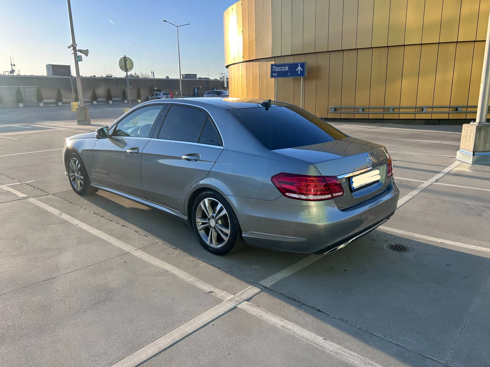 Mercedes-Benz E 220 BlueEFFICIENCY, снимка 6 - Автомобили и джипове - 54323796