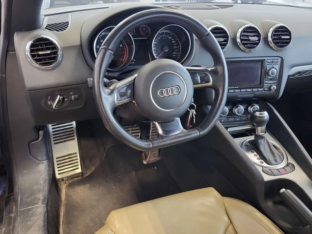 Audi Tt 2.0T S LINE COMPETITION/CARFAX/Подгрев, снимка 10 - Автомобили и джипове - 54433894
