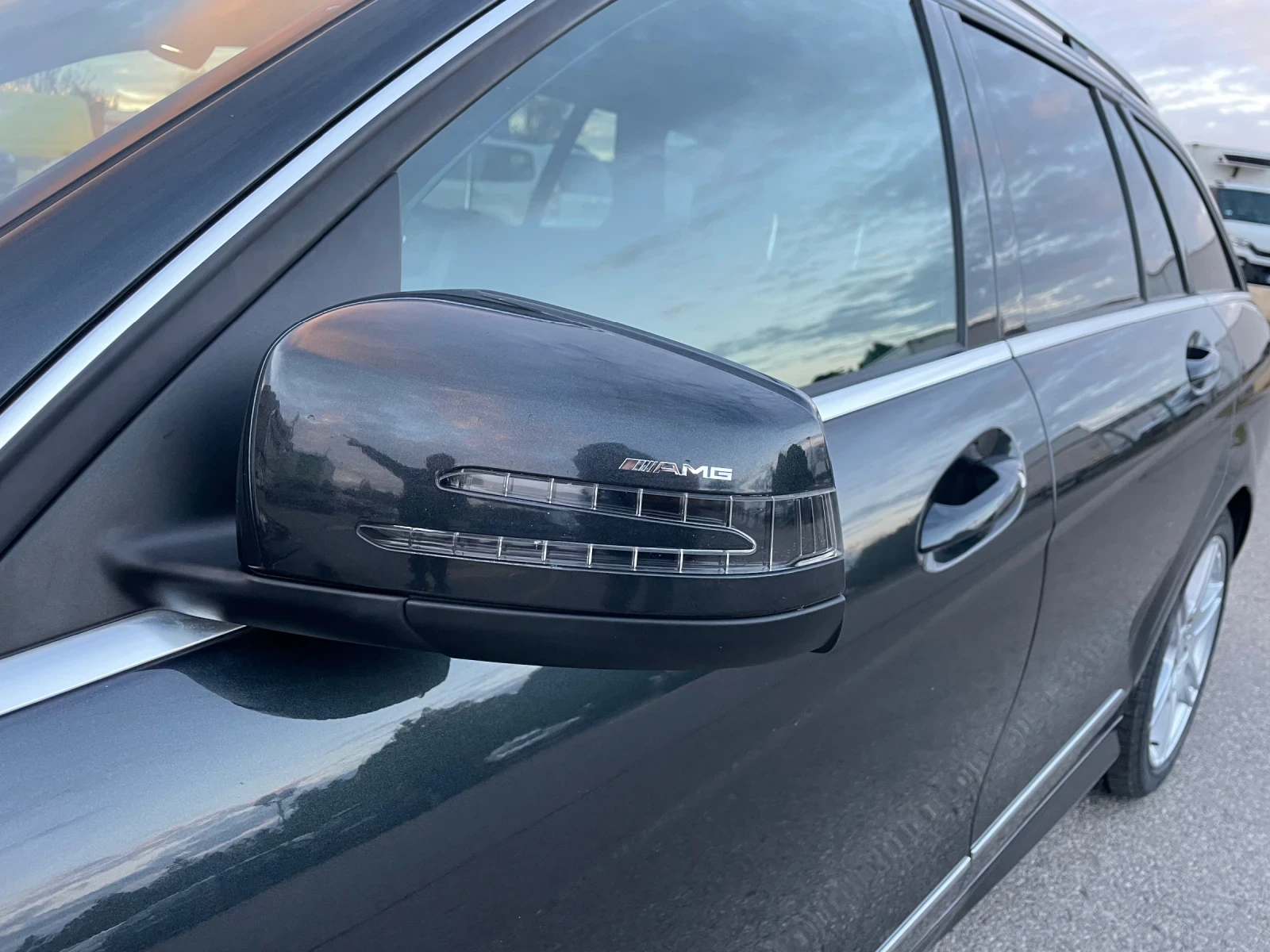 Mercedes-Benz C 250 ///AMG Line///DISTRONIC///biXENON///Harman-Kardon/, снимка 13 - Автомобили и джипове - 54832150