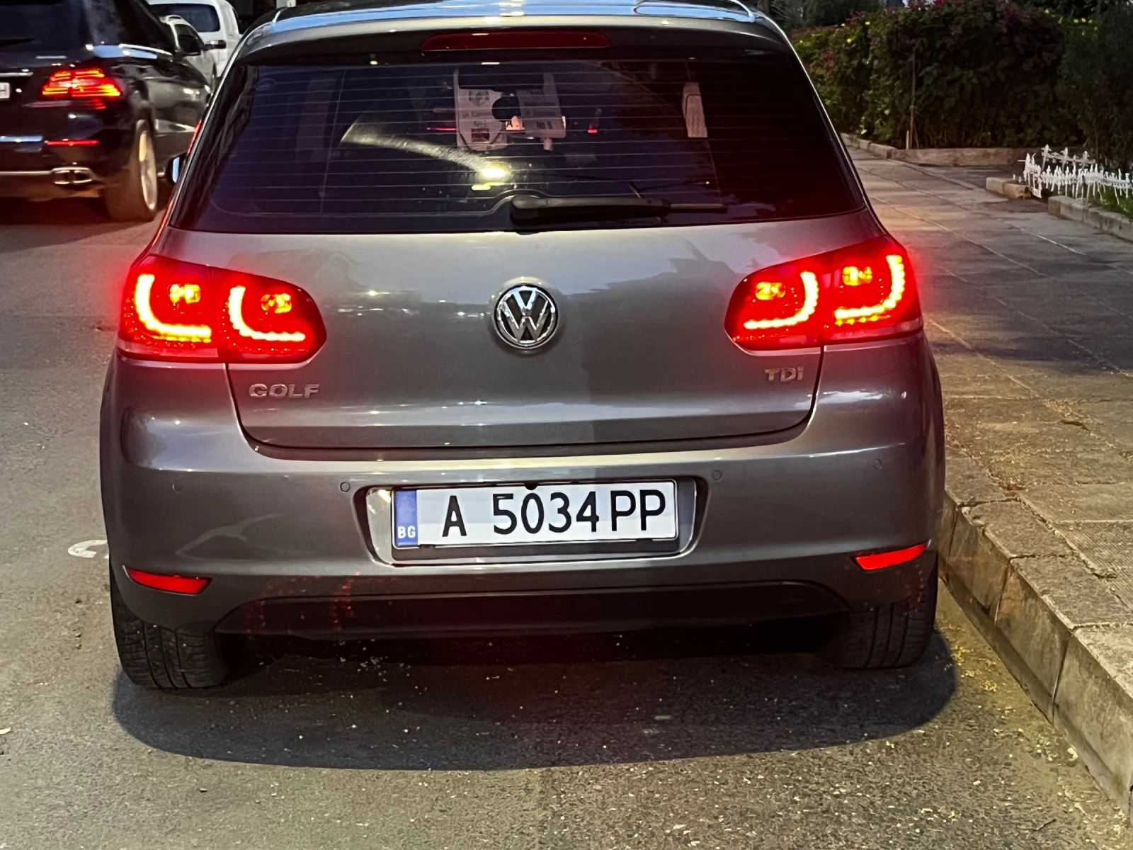 VW Golf 1.6tdi, снимка 15 - Автомобили и джипове - 55416661