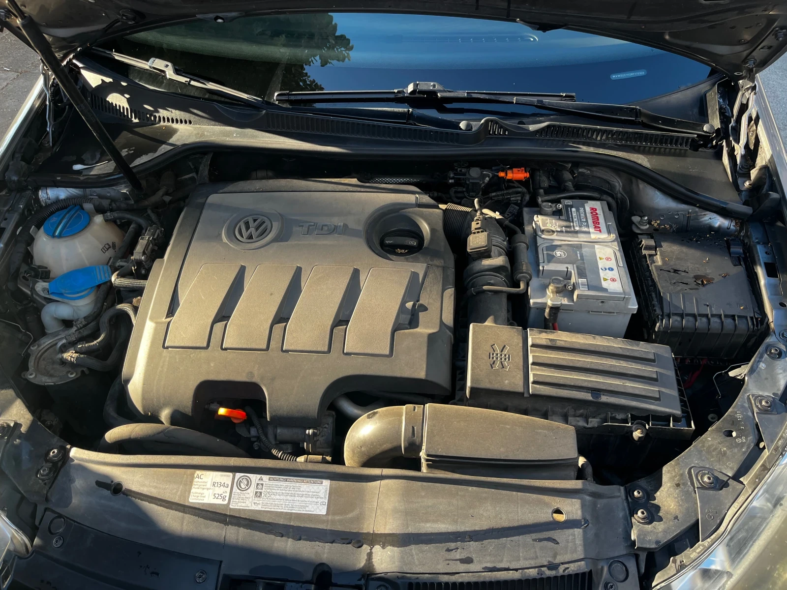 VW Golf 1.6tdi, снимка 8 - Автомобили и джипове - 55416661