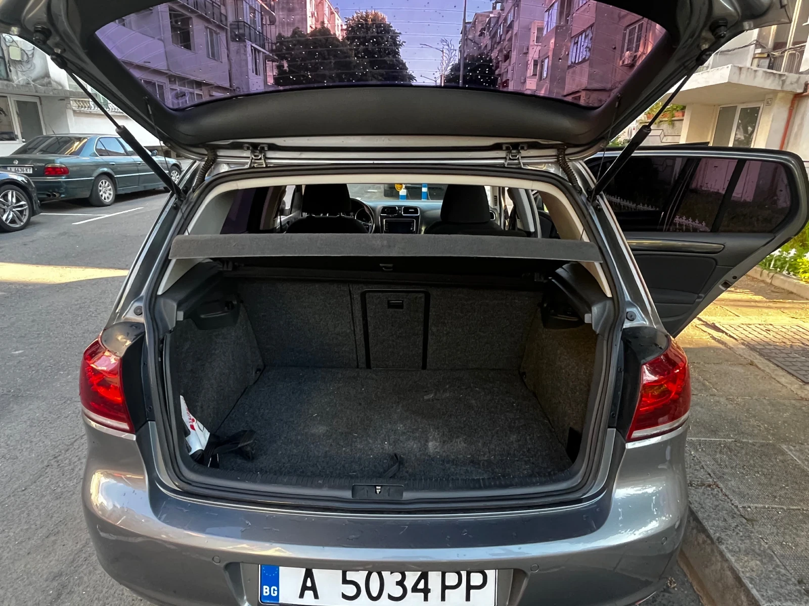 VW Golf 1.6tdi, снимка 7 - Автомобили и джипове - 55416661