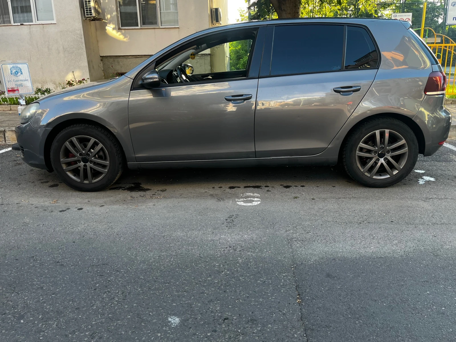 VW Golf 1.6tdi, снимка 5 - Автомобили и джипове - 55416661
